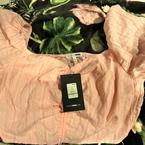 Peach Ruffle Crop Top Size Small - Picture 1 of 1